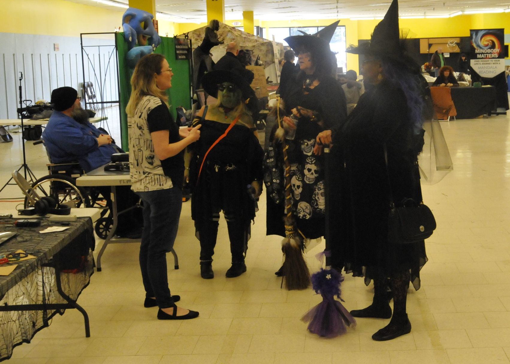 MystiCon 8